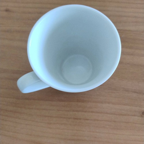 Simple white ceramic coffee mug K142 like new