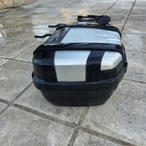 Givi TRK52N Trekker Monolock case used with aluminum lining and 2 keys