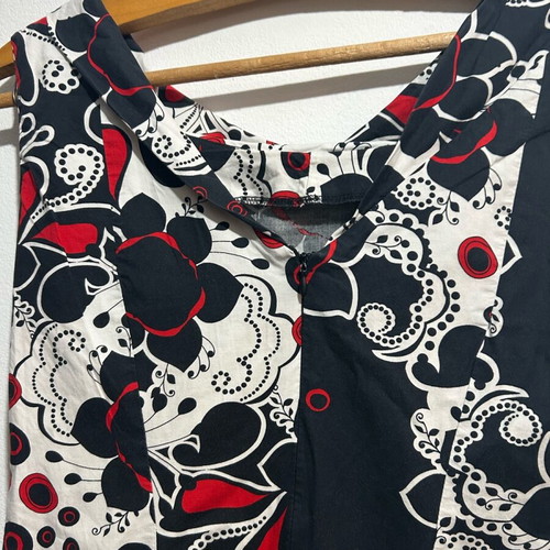 Women's dress like new, black and red, sizes M and L