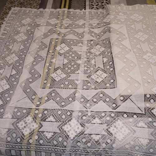 Tablecloth new, size 1.25x1.25