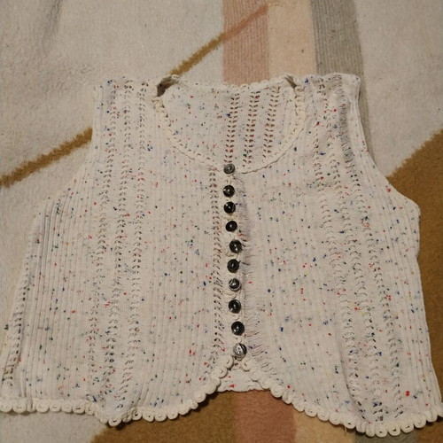 Knitted top size M like new