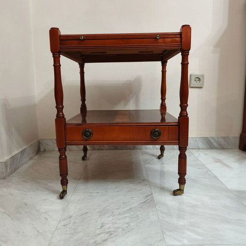 Pair of classic side tables with leather sliding shelf like new