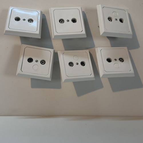 TV sockets set of 6 new, 5 pass-through and 1 terminal