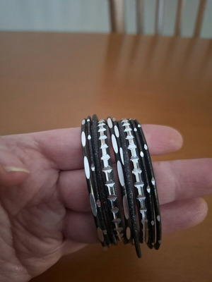 Set of 10 bangles like new