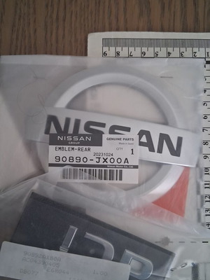 Σήμα Nissan πίσω, αυθεντικό