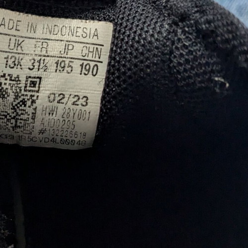 Adidas sneakers refurbished, size 31, black