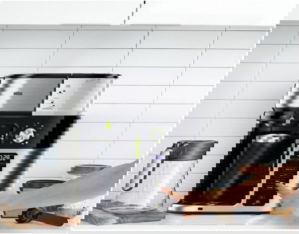 Πωλείται Καφετιέρα Φίλτρου Braun KF9050BK Προγραμματιζόμενη 1750W, λόγω αναχώρησης στο εξωτερικό.