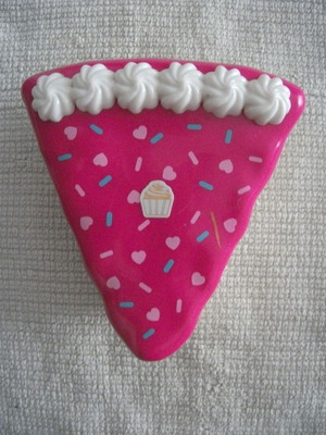 Polly Pocket Cake used, missing figure
