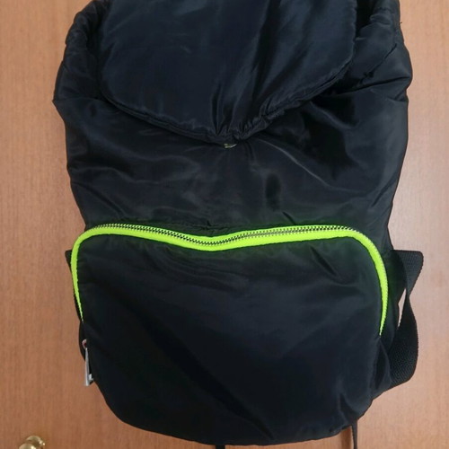 New Look soft backpack like new, medium size, black and green