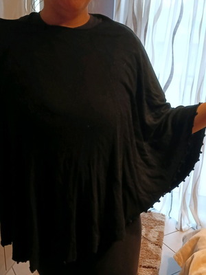 Women's cape used black one-size