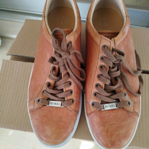 Pitbull sneakers tan leather size 43 like new