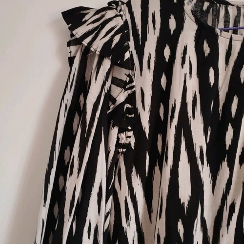 H&M dress like new, size S, black and beige