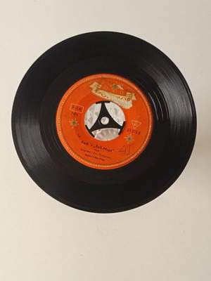 Polydor 45 RPM Vinyl Records like new, set of two