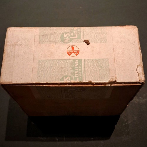 Novocain 1928 collectible medicine box like new