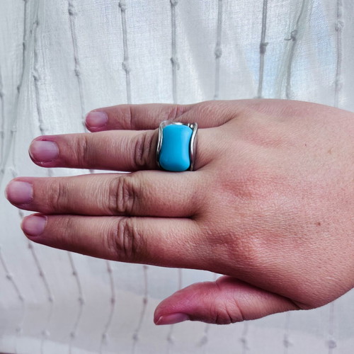 925 Sterling Silver Vintage Ring with Large Turquoise Stone like new