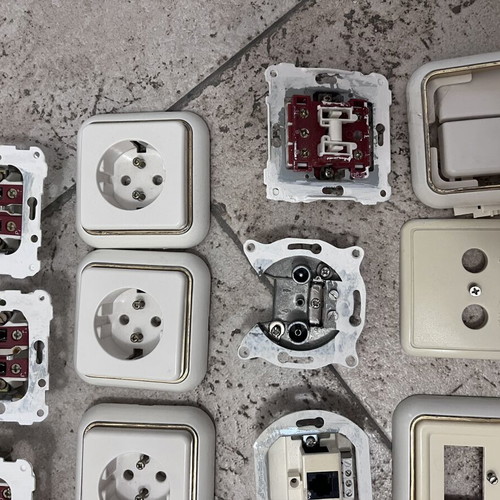 Sockets and switches set like new with 4 sockets, 2 switches, phone and antenna ports