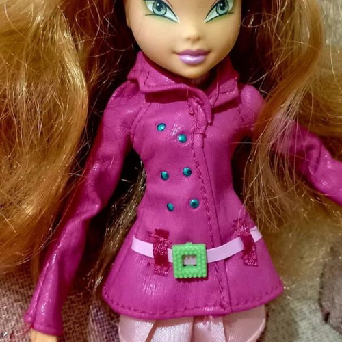 Winx Club Flora doll used with different boots