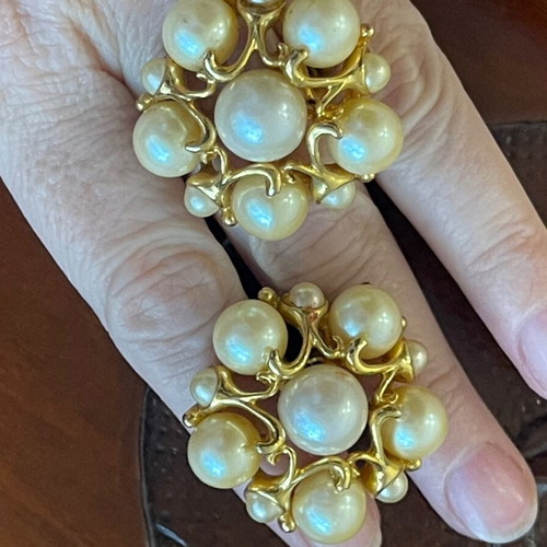 Custom Jewellery vintage earrings with pearls like new