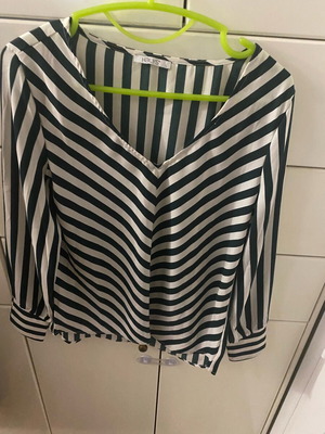 Women's blouse new, size large