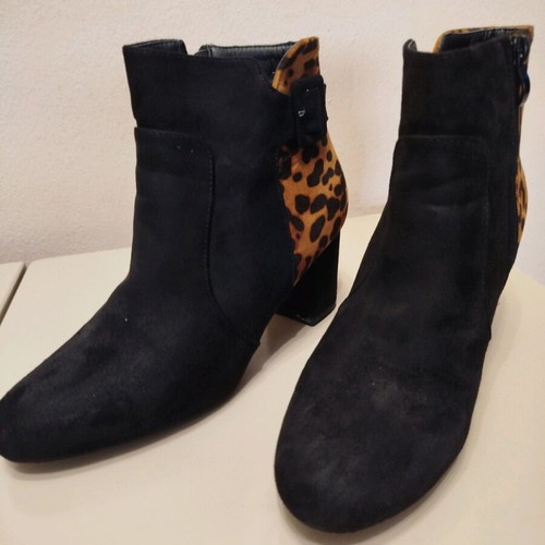 Black-Tiger Ankle Boots Size 40 Like New