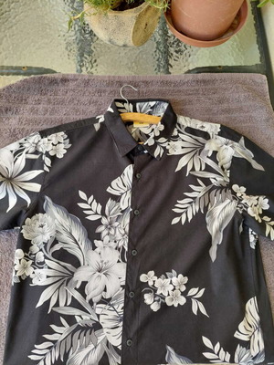 Superdry shirt with flowers design, size large