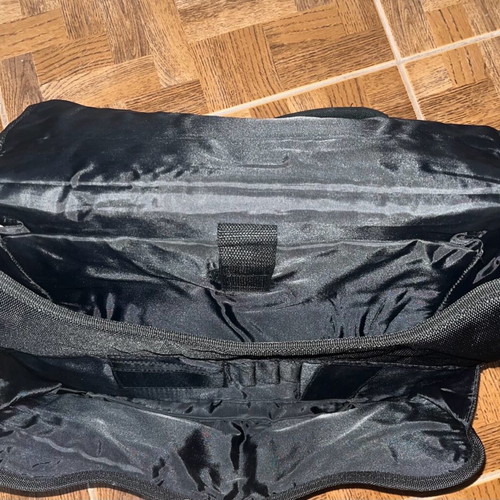 Laptop shoulder bag like new, black with 2 large compartments