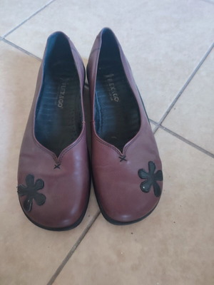 Flex & Go leather ballerinas like new, size 37, purple