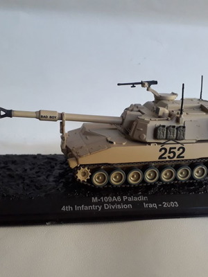Collectible M-109A6 Paladin tank 1/43 scale new