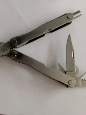 Mamuth multitool pliers used, versatile for indoor and outdoor