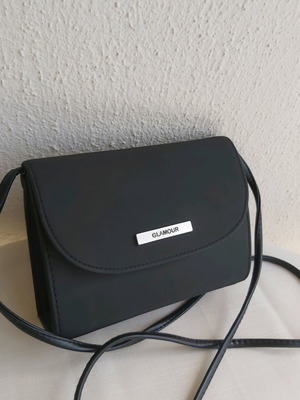 Glamour black crossbody bag like new
