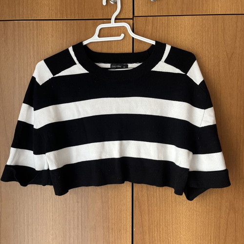 Calliope Cropped Striped Knit Top XS like new, black and white