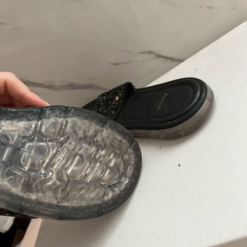 Slippers with rhinestones size 32 for girls like new, black