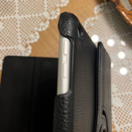 iPad 5th Generation 2017 with Retina display, 32GB, leather case