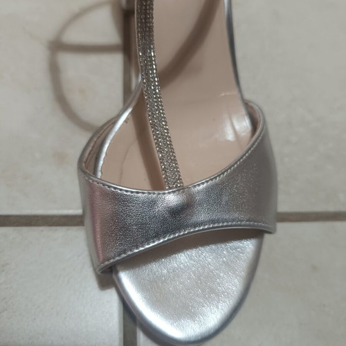 Heeled sandals with rhinestones size 39 like new, white and gray