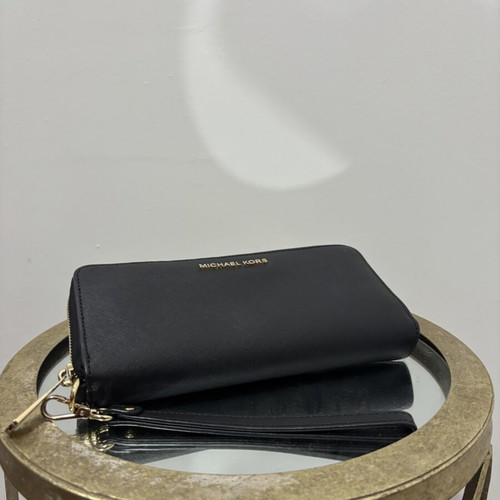 Michael Kors Women’s Wallet Like New Black
