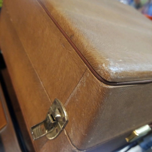 Dual record player used without needle Greek made suitcase model