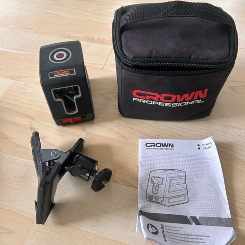 Crown CT44046 CT44047 Laser Level Set like new with clamp and case