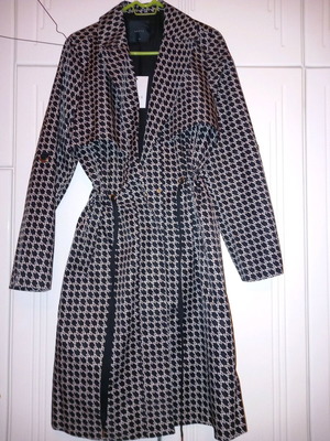 Mohito Light Coat new, size 42, black and white