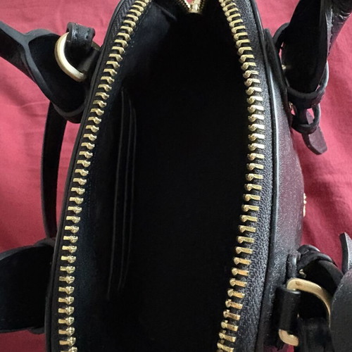 Pinko mini leather satchel σαν καινούργιο, μαύρη με χρυσές λεπτομέρειες