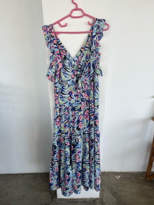 Only Medium dress used, multicolored