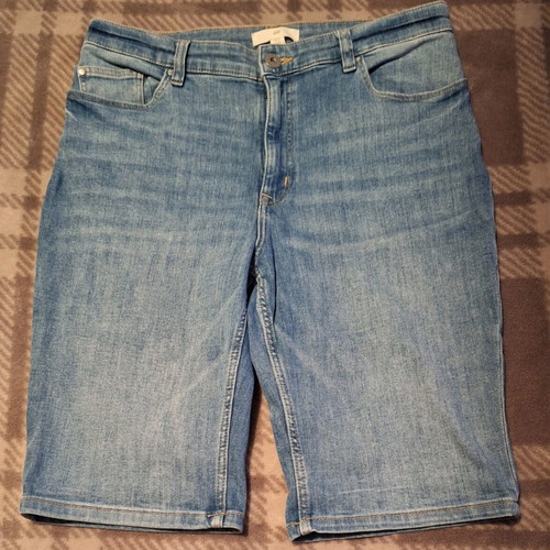 H&M denim shorts size 44, blue