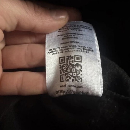 Off White sweatshirt like new, size large, black