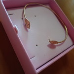Adjustable bracelet used, gold tone