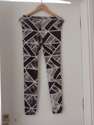 Hyper Leggings size M like new, black and grey