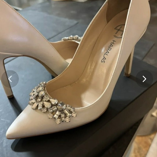Haralas leather white pearl pumps like new, size 37