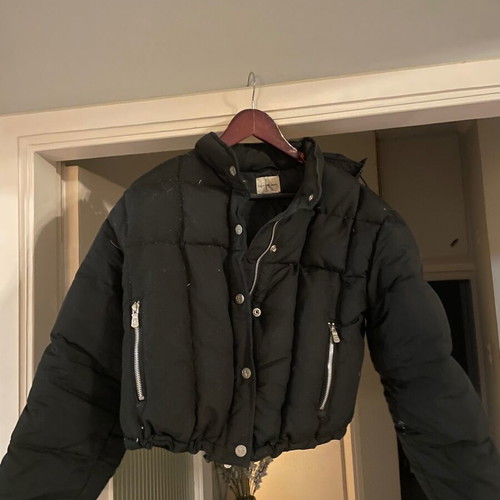 Calvin Klein short puffer jacket black like new, size M/S