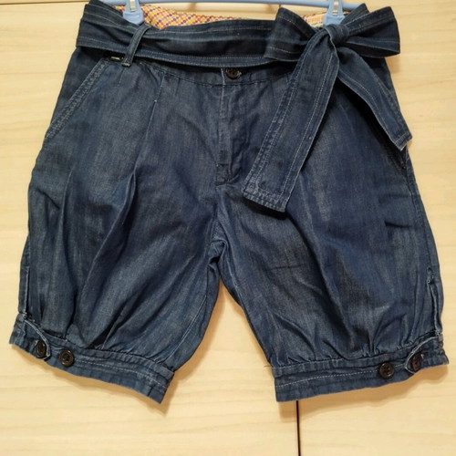 Freesoul denim bermuda shorts like new with belt and pleats