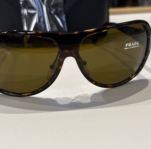 Γυαλιά ηλίου Prada