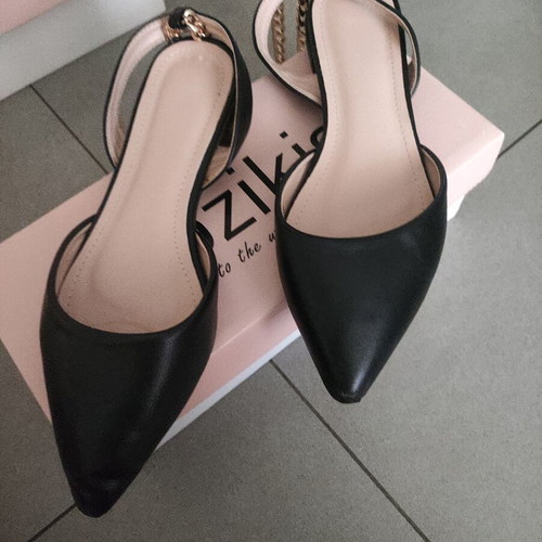 Bozikis black ballerinas size 38 used with gold chain detail