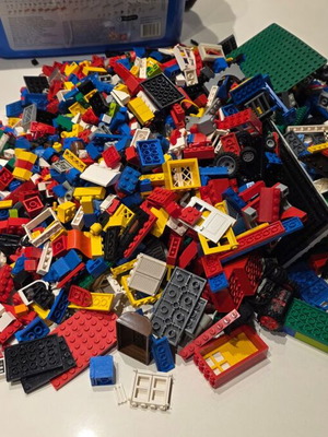 Large collection of authentic LEGO Classic and City, 1000+ pieces